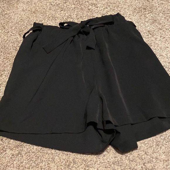 Paper bag shorts - Picture 2 of 4